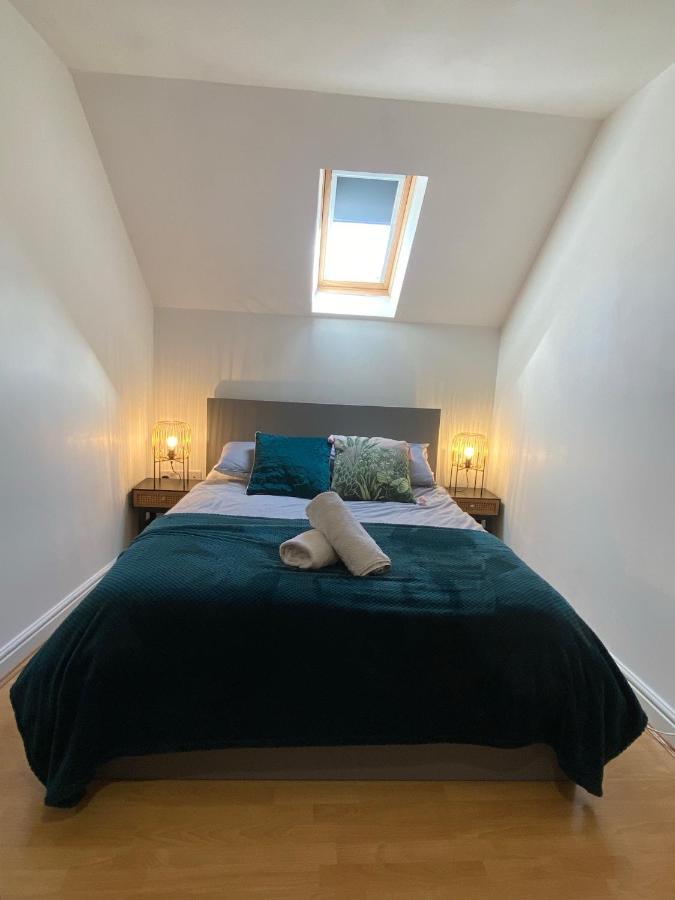 Modern Spacious Flat In Ipswich - Sleeps 6 - Parking Freston Bagian luar foto